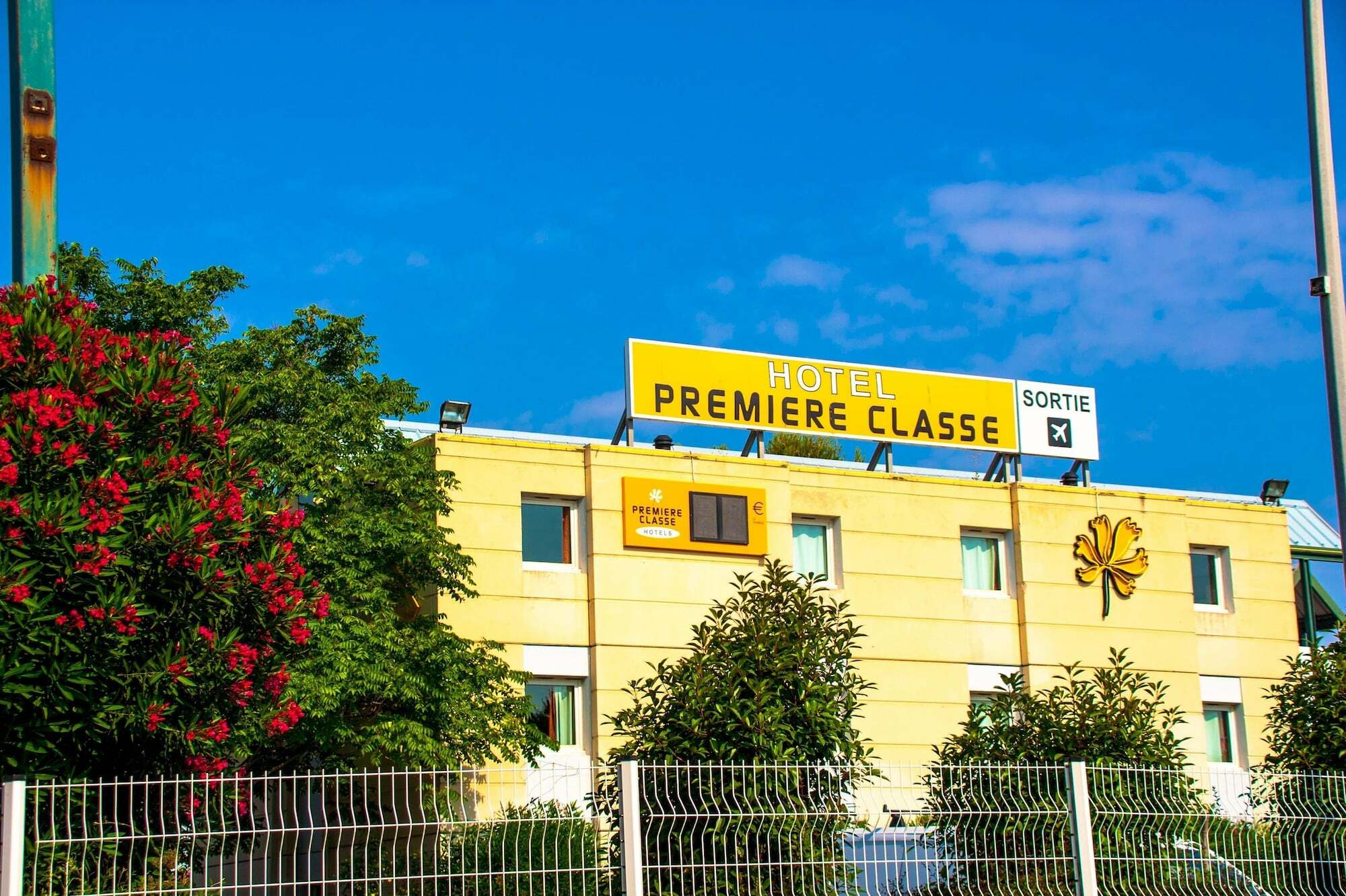 Greet Hotel Montpellier Aeroport Parc Des Expos Mauguio Exteriör bild
